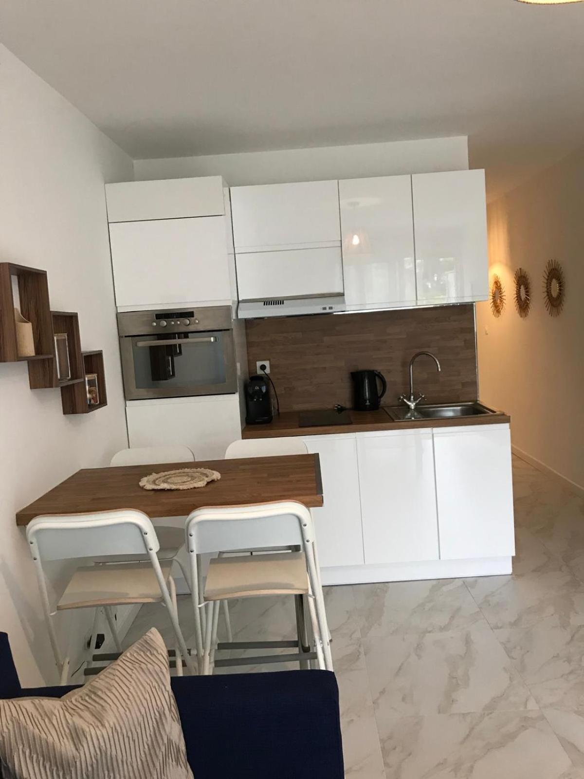 1 Minute De La Promenade Des Apartment *